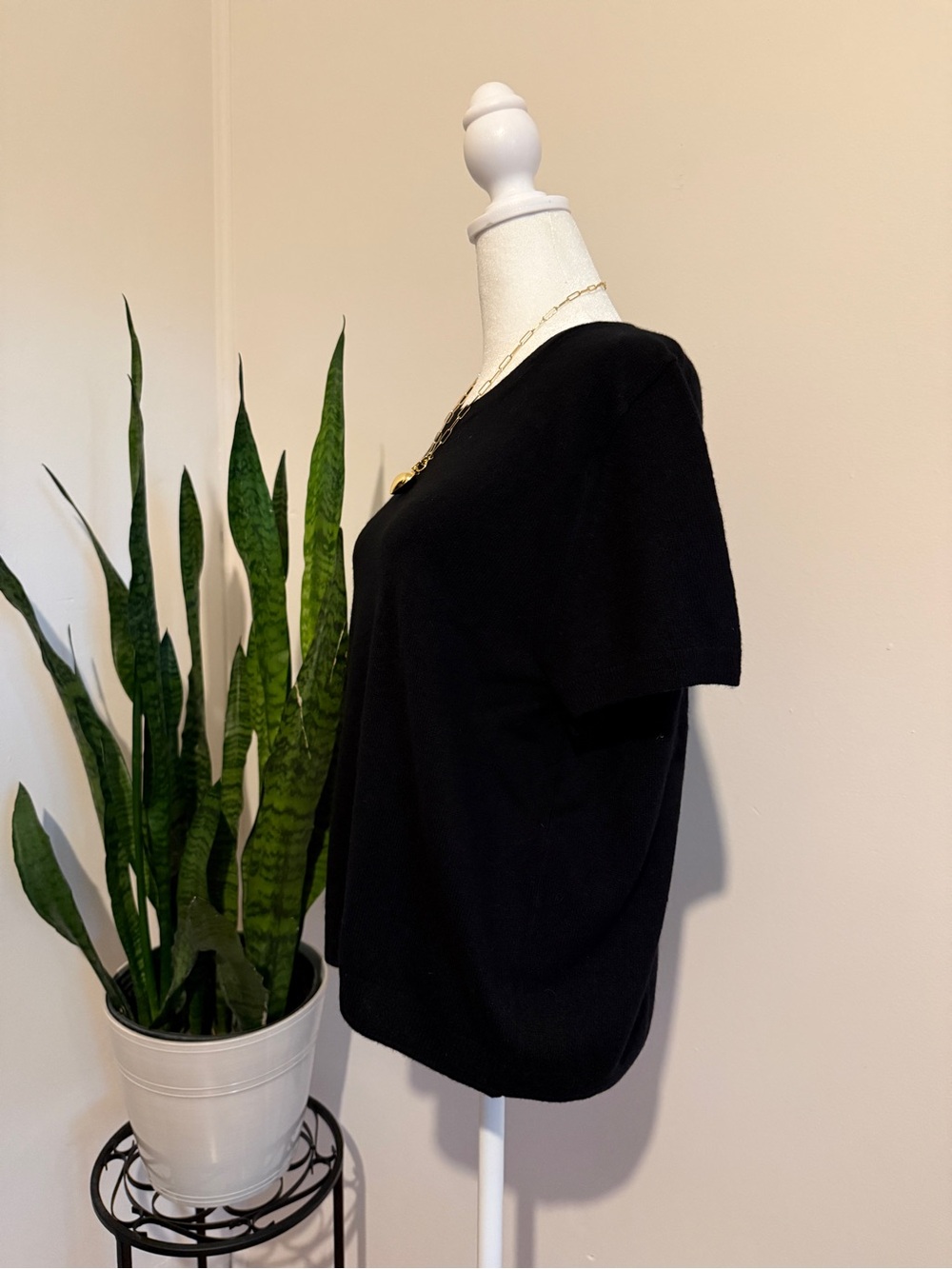 Quince | Black Mongolian Cashmere Tee - Picture 2 of 11